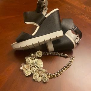 Juicy couture Women’s used ones platform sandal and necklace